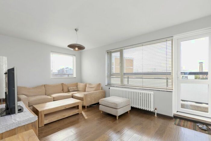 1 Bedroom Flat To Rent In Chippendale House, Churchill Gardens, London, SW1V