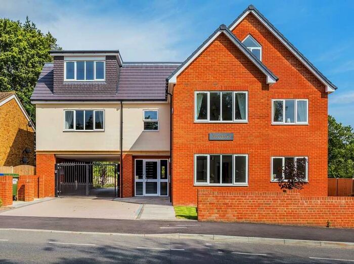 Houses for sale & to rent in RH9 8HG, Easter Way, Godstone Godstone