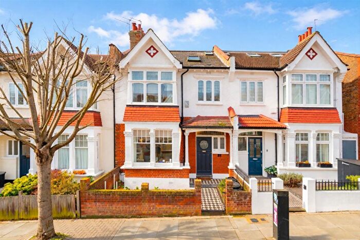 4 Bedroom Property For Sale In Fircroft Road, Tooting, SW17