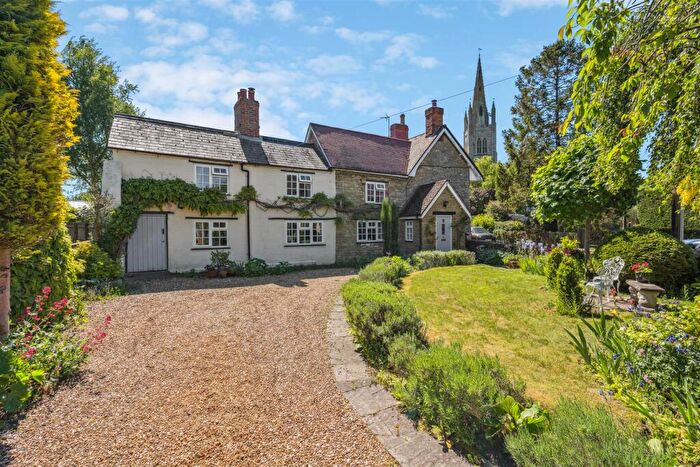 4 Bedroom Cottage For Sale In Market Square, Hanslope, Milton Keynes, MK19