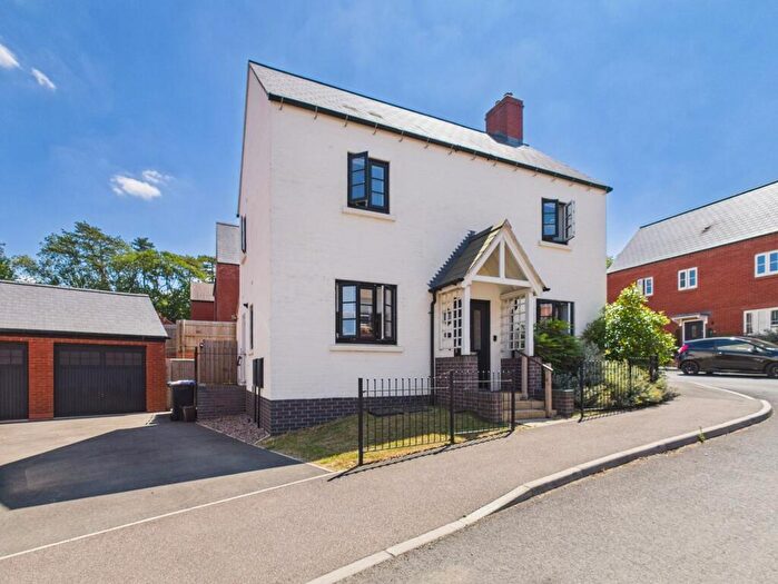 4 Bedroom Detached House For Sale In Newbury Street, Towcester, NN12