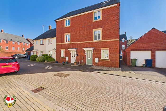 4 Bedroom End Of Terrace House For Sale In Jasper Drive, Walton Cardiff, Tewkesbury, GL20