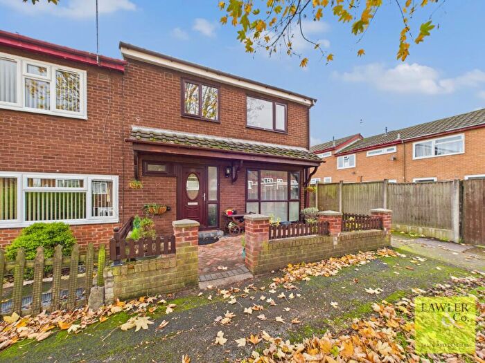 3 Bedroom End Of Terrace House For Sale In Paythorne Green, Offerton, Stockport, SK2