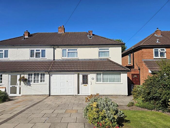 3 Bedroom Semi Detached House For Sale In Old Lode Lane, Solihull, B92