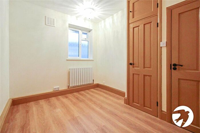 2 Bedroom Flat To Rent In Breakspears Road, London, SE4
