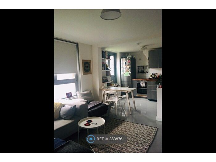 2 Bedroom Flat To Rent In Weald Square, London, E5