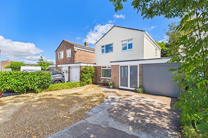3 Bedroom Link Detached House For Sale In Quiet Cul-de-sac Setting In Clevedon, BS21