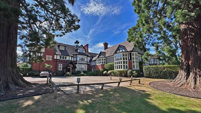 3 Bedroom Apartment For Sale In Queen Elizabeth Crescent, Beaconsfield, HP9