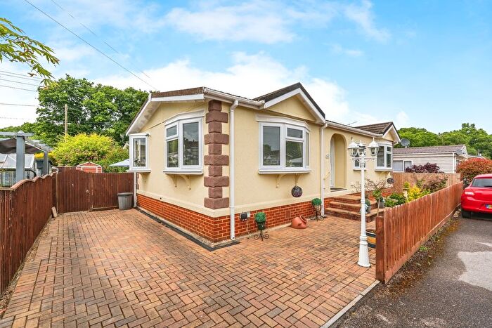 2 Bedroom Mobile/park Home For Sale In The Copse, Bourne Lane, Woodlands, Southampton, SO40