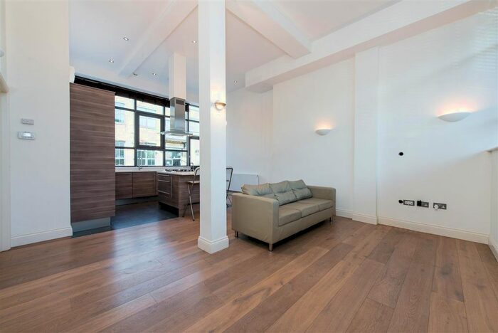 3 Bedroom Flat To Rent In Villiers Road, London, NW2