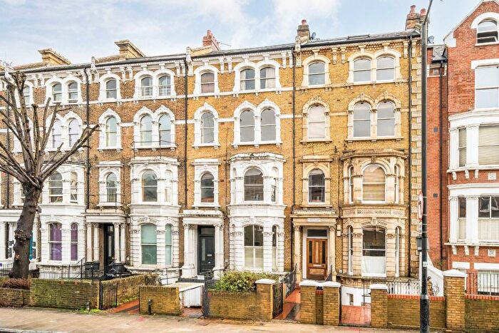2 Bedroom Flat To Rent In Bedford Road, Clapham, SW4