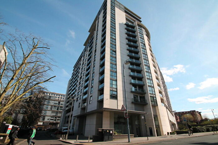 3 Bedroom Flat To Rent In Centenary Plaza, Holliday Street, Birmingham, B1