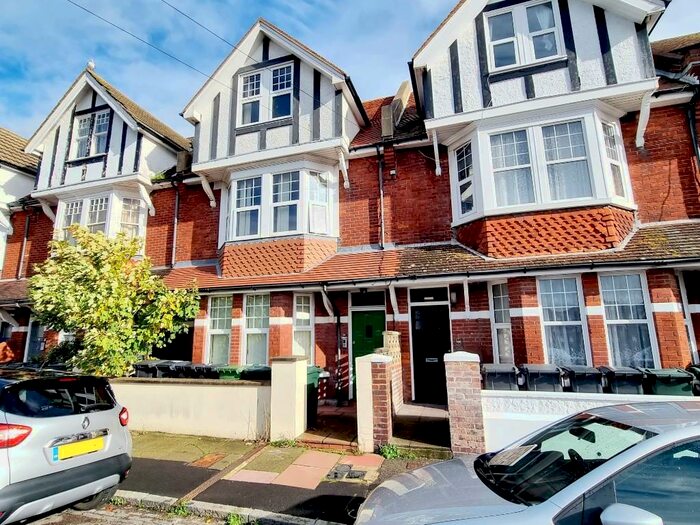 2 Bedroom Flat To Rent In Hampden Terrace, Latimer Road, Eastbourne, East Sussex, BN22