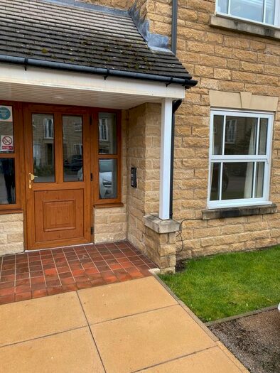 2 Bedroom Flat To Rent In Redwald Drive, Guiseley, LS20