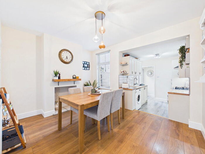 3 Bedroom Terraced House For Sale In Pretoria Road, Gillingham, ME7