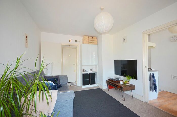 1 Bedroom Flat To Rent In Archway Road, Highgate, London, N6