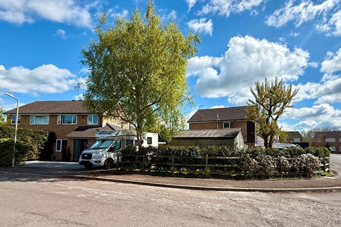 4 Bedroom Semi Detached House For Sale In Holdenhurst, Ashford, TN23