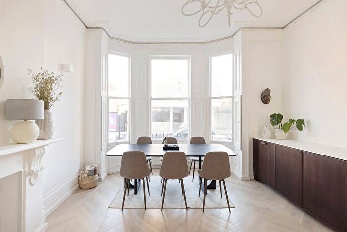 2 Bedroom Flat To Rent In Tavistock Road, London, W11