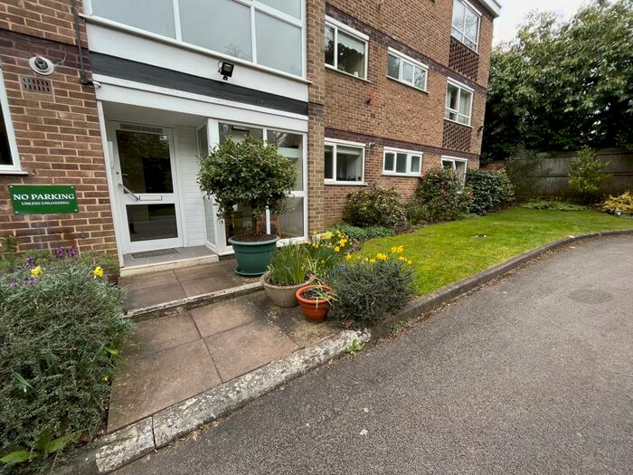 2 Bedroom Apartment To Rent In Four Oaks Road, Sutton Coldfield, B74