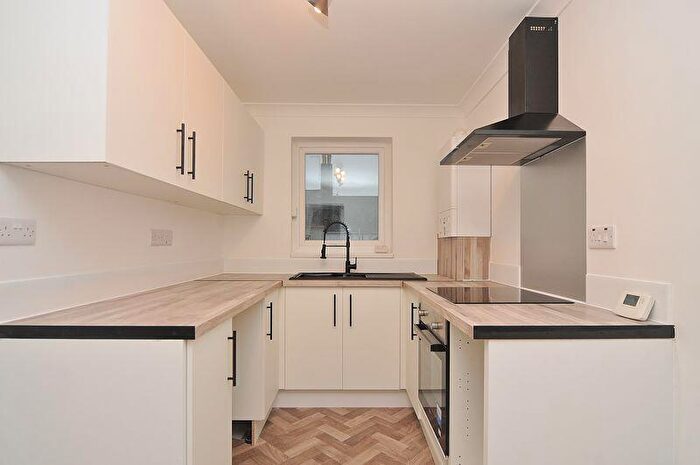 1 Bedroom Flat To Rent In Wilton Street, Plymouth - One-bedroom Flat, PL1