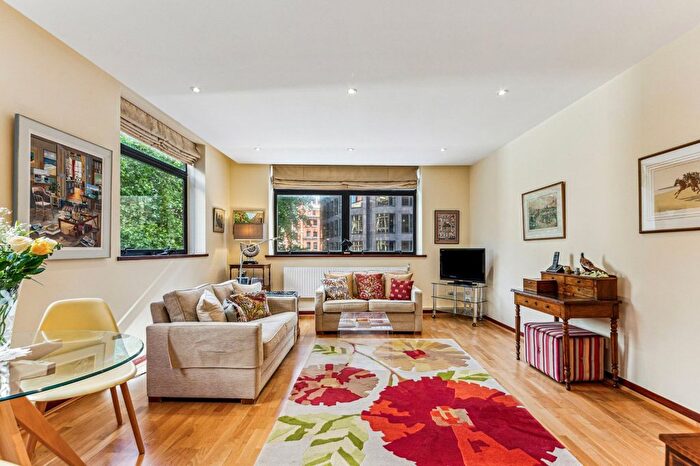 2 Bedroom Flat For Sale In Caxton Street, St James's Park, SW1H