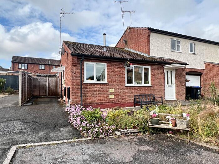 2 Bedroom Bungalow To Rent In Lincoln Way, Stefen Hill, NN11