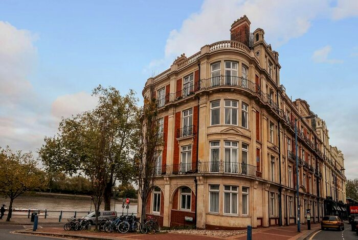 2 Bedroom Flat To Rent In Lower Richmond Road, West Putney, London, SW15
