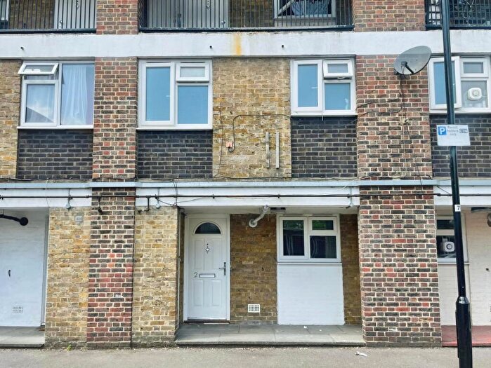 2 Bedroom Apartment To Rent In Beatrice Close, London, E13