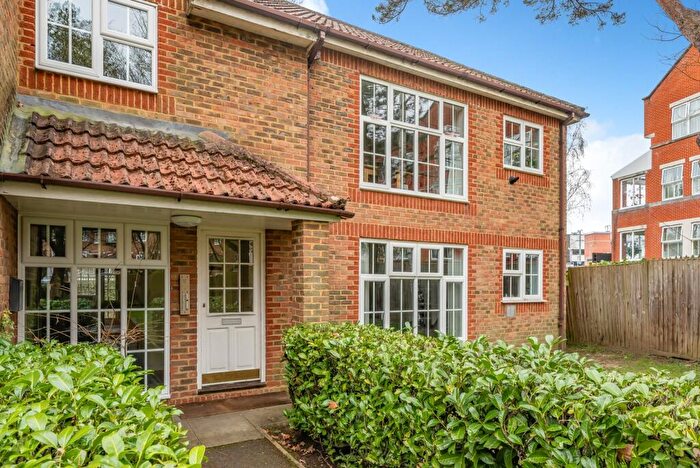 2 Bedroom Property For Sale In Virginia Water, GU25