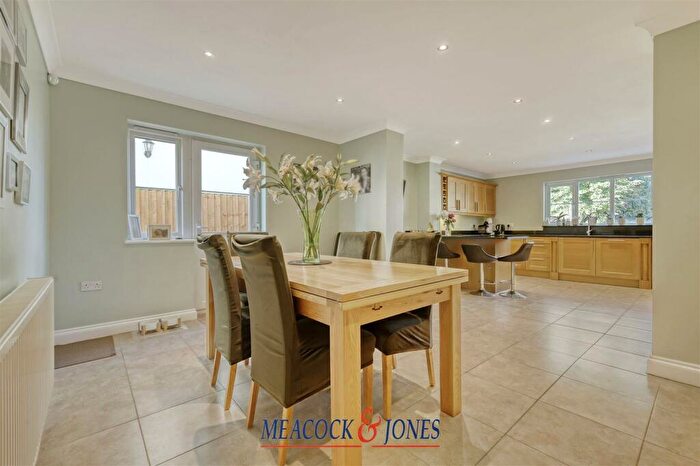 5 Bedroom Detached House For Sale In Harpers Lane, Doddinghurst, Brentwood, CM15