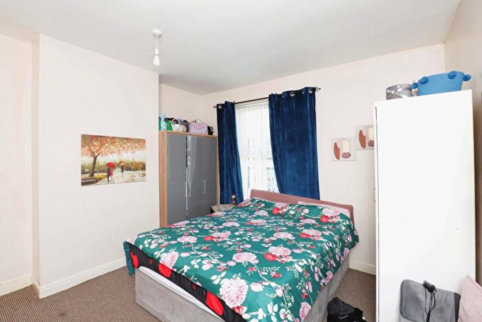 3 Bedroom End Of Terrace House For Sale In Charlotte Road, Sheffield, South Yorkshire, S2