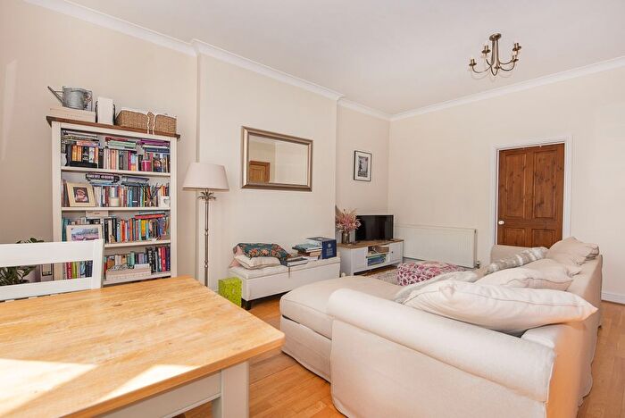 1 Bedroom Flat To Rent In Mount Ararat Road, Richmond, TW10