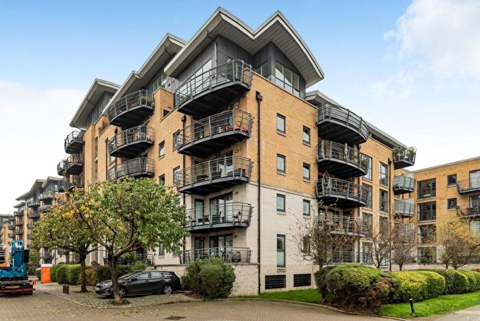 Garage / Parking To Rent In Glaisher Street London, SE8