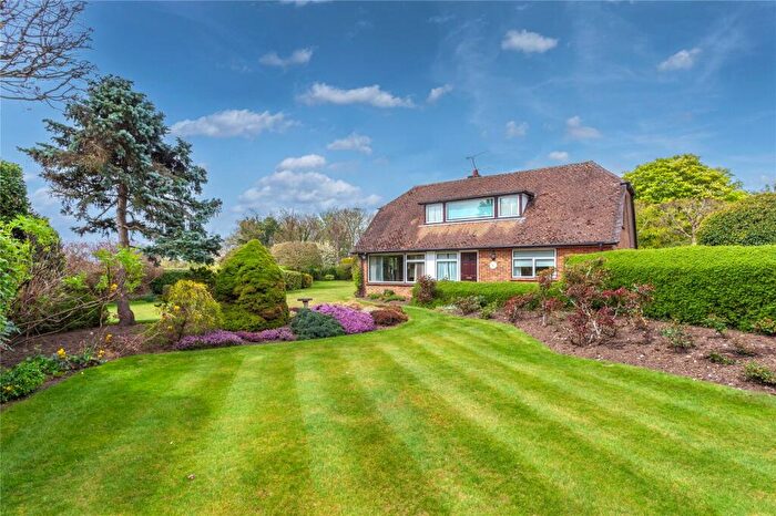 3 Bedroom Detached House For Sale In School Hill, Wargrave, Reading, Berkshire, RG10