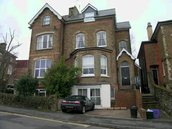 2 Bedroom Flat To Rent In Hunter Road, Guildford, Surrey, GU1