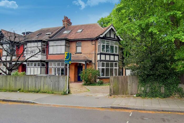 1 Bedroom Flat To Rent In Conyers Road, Streatham, London, SW16