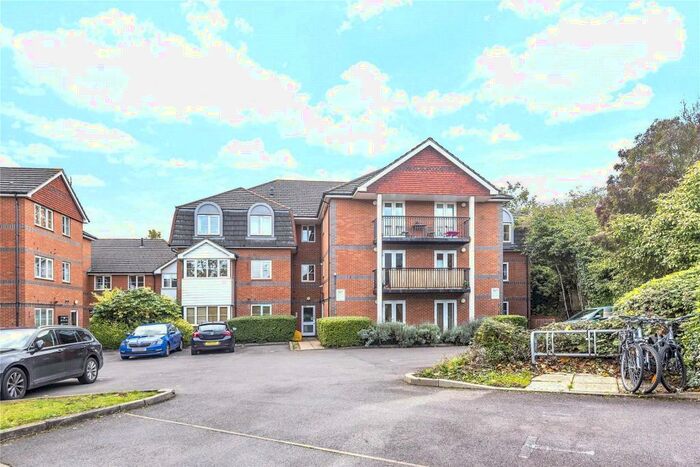 2 Bedroom Apartment To Rent In Farringdon Court, Erleigh Road, Reading, Berkshire, RG1