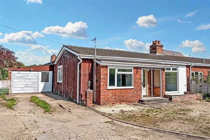 2 Bedroom Semi-Detached Bungalow For Sale In Skates Lane, Pamber Green, Tadley, RG26