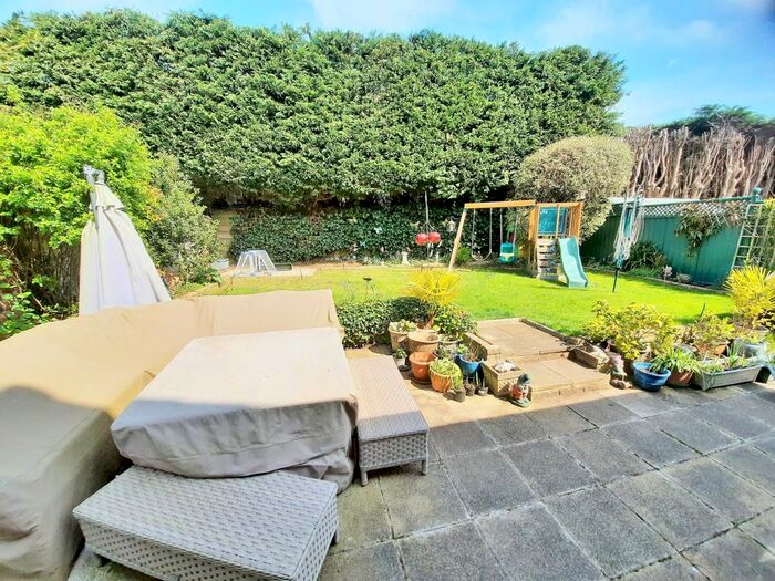 5 Bedroom Detached House To Rent In Leigh Rodd, Watford, WD19