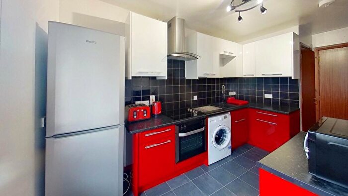 2 Bedroom Flat To Rent In Strawberry Bank Parade, City Centre, Aberdeen, AB11