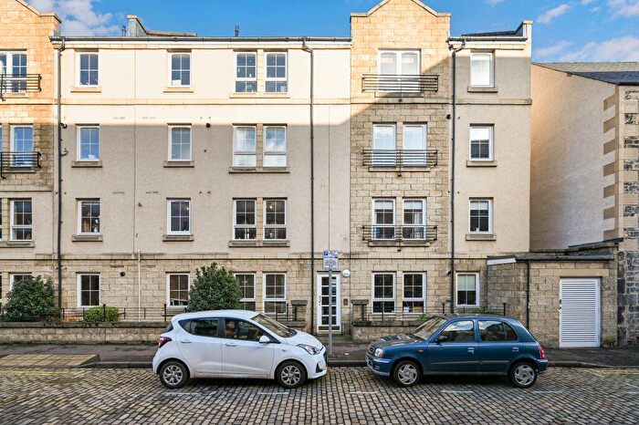 2 Bedroom Flat For Sale In / Mitchell Street, Leith, Edinburgh, EH6