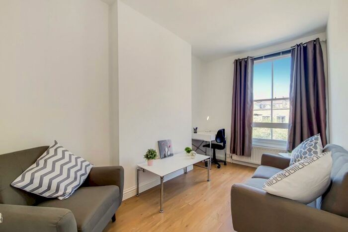 2 Bedroom Apartment To Rent In Junction Road, London, N19