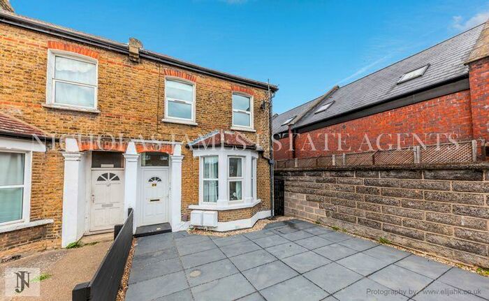 2 Bedroom Flat To Rent In Ranelagh Road, Wood Green, London, N22