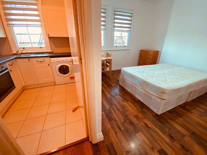 Studio To Rent In Pleshey Road, London, N7