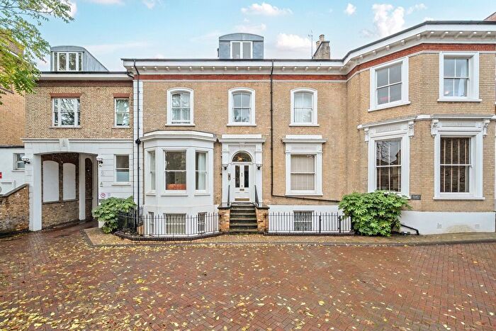 1 Bedroom Flat To Rent In Cavalry Gardens, Putney, London, SW15
