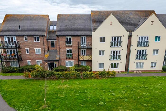 2 Bedroom Apartment To Rent In Broom Field Way, Felpham, PO22