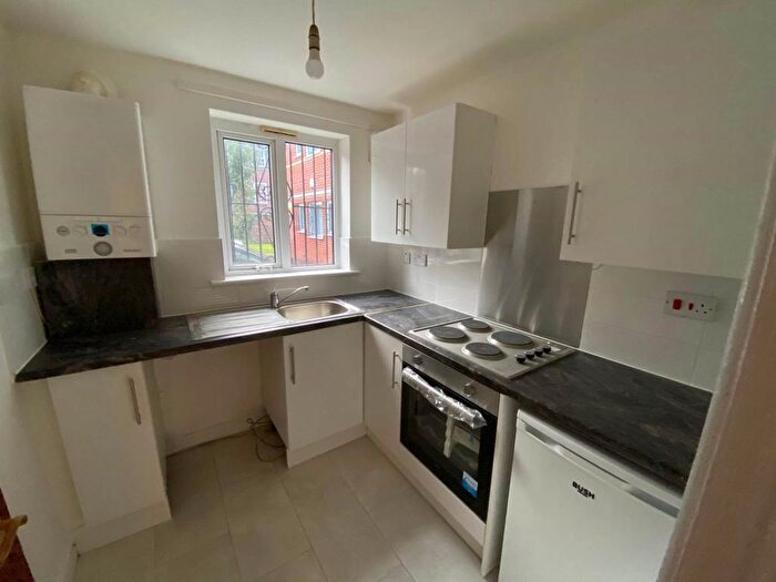 2 Bedroom Flat To Rent In Wynnstay Grove, Fallowfield, M14