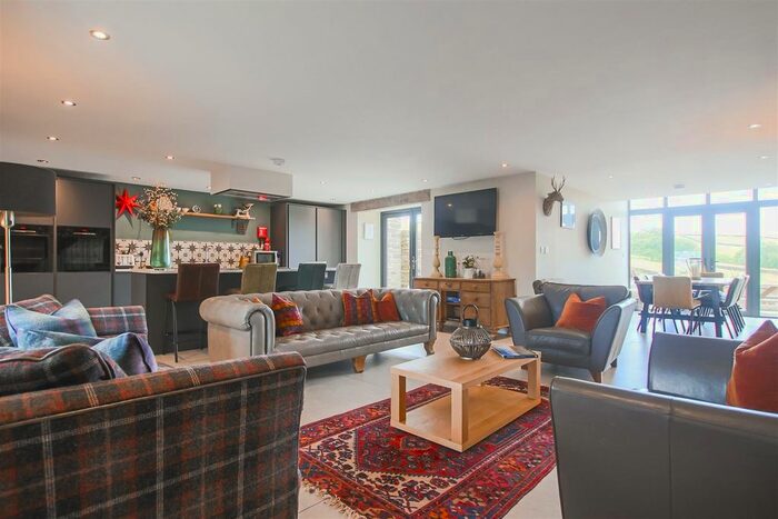 5 Bedroom Barn Conversion For Sale In Cob Lane, Kelbrook, Barnoldswick, BB18