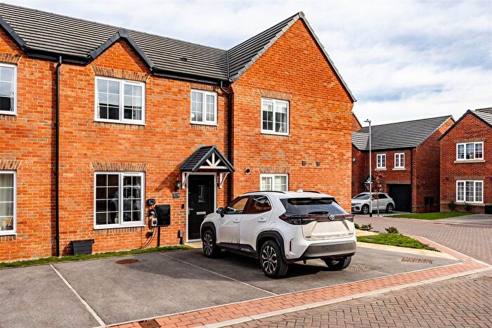 3 Bedroom Terraced House For Sale In Meadow View, Mirfield, WF14