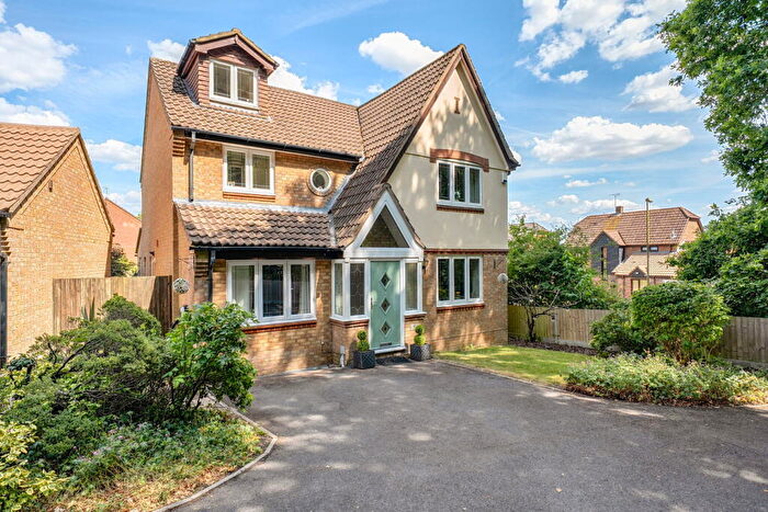 5 Bedroom Detached House For Sale In The Hedgerows, Lychpit, RG24